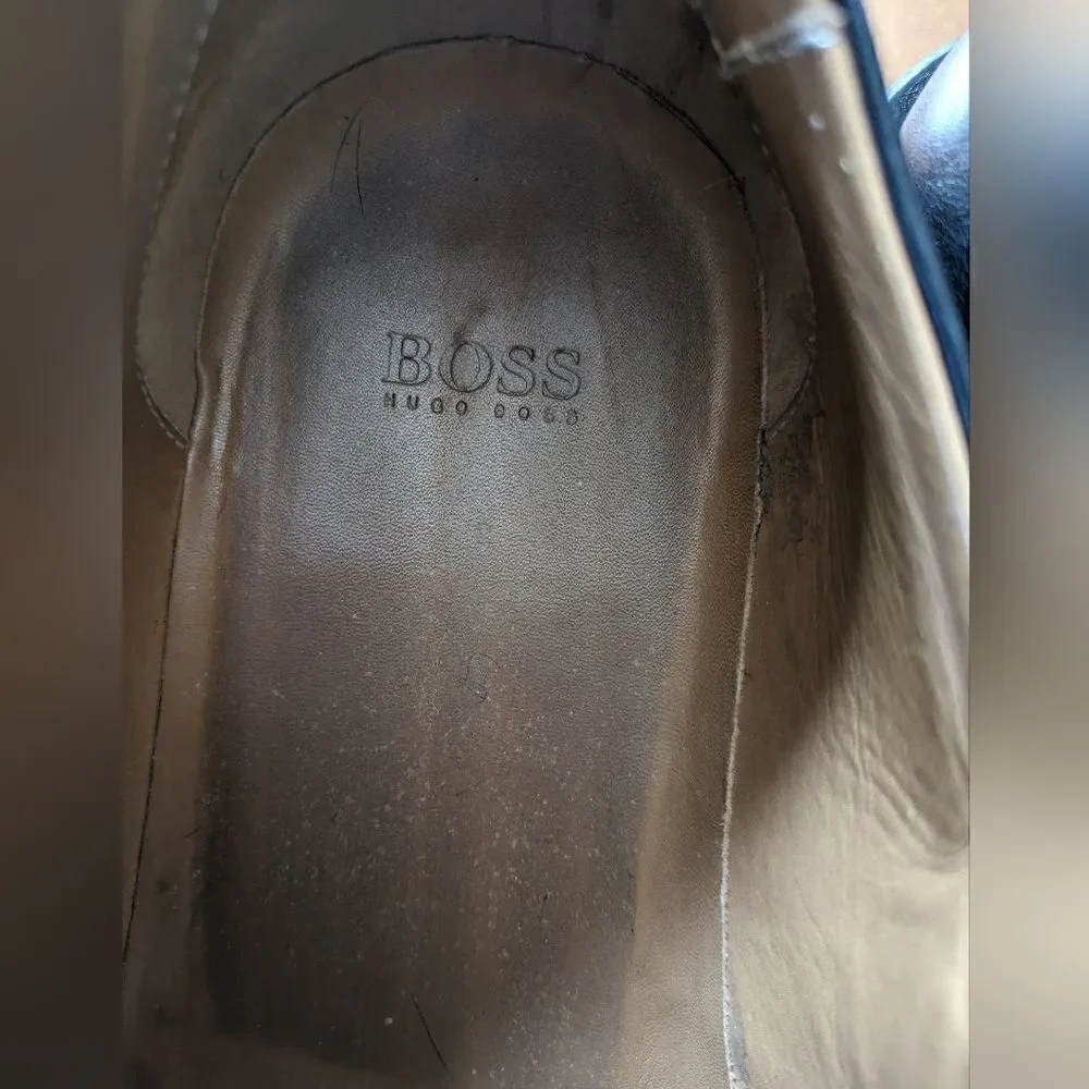 BOSS Hugo Boss men’s Italian made leather loafers. Black.